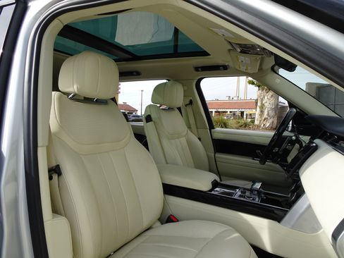 Used 2023 Land Rover Range Rover Long Wheelbase SE AWD/4WD image 35