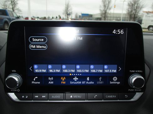 Used 2024 Nissan Sentra SV image 17