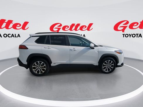 Used 2023 Toyota Corolla Cross SE image 9