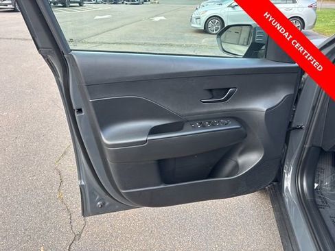 Certified 2025 Hyundai Kona SE image 11