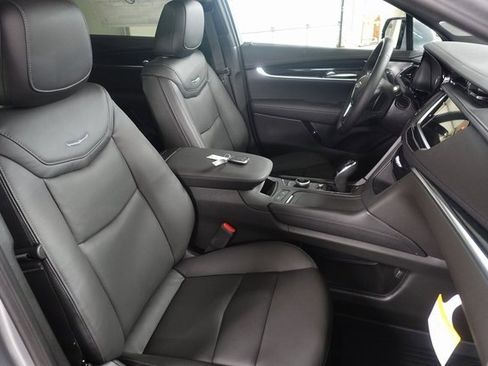 New 2025 Cadillac XT5 Premium Luxury w/ LPO, Floor Liner Package image 26