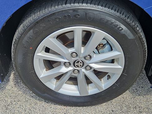 Used 2025 Toyota Camry LE w/ Convenience Package FWD image 8