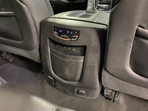 Used 2019 Cadillac Escalade ESV Premium Luxury image 38