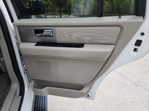 Used 2013 Ford Expedition Limited image 37