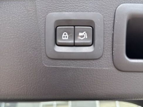 Used 2025 MAZDA CX-50 2.5 Hybrid w/ Preferred Pkg image 18