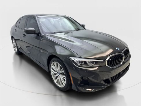 Used 2023 BMW 330e xDrive w/ Premium Package AWD/4WD image 4