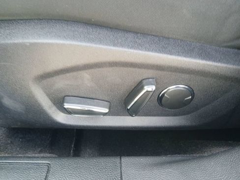 Used 2020 Ford Fusion SE FWD image 31