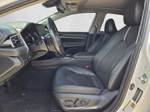 Used 2021 Toyota Camry XSE FWD image 16