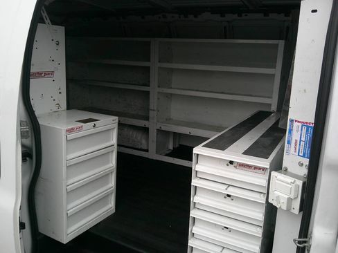 Used 2018 Chevrolet Express 3500 w/ Driver Convenience Package image 14