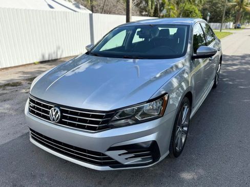 Used 2016 Volkswagen Passat 1.8T R-Line image 4