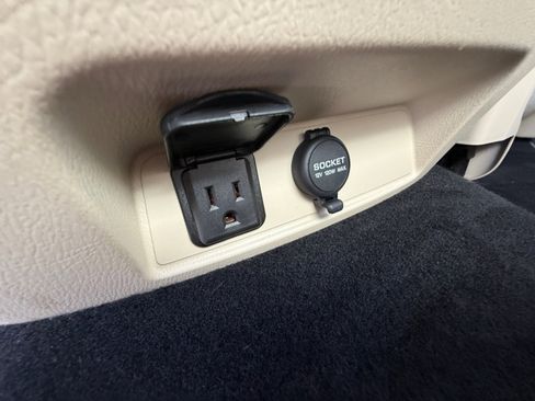 Used 2024 INFINITI QX80 Sensory image 41