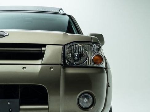 Used 2001 Nissan Frontier S/C image 7