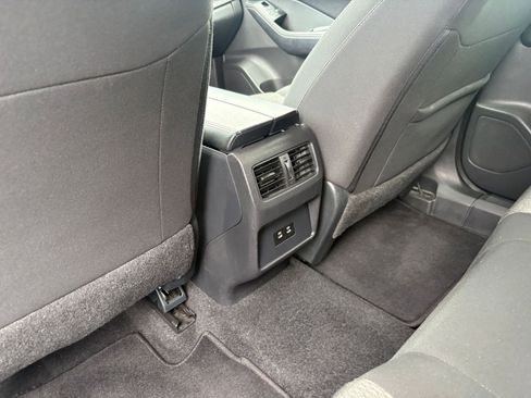 Used 2025 Nissan Rogue SV FWD image 24