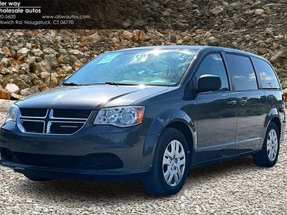 Used 2018 Dodge Grand Caravan SE w/ UConnect Hands-Free Group