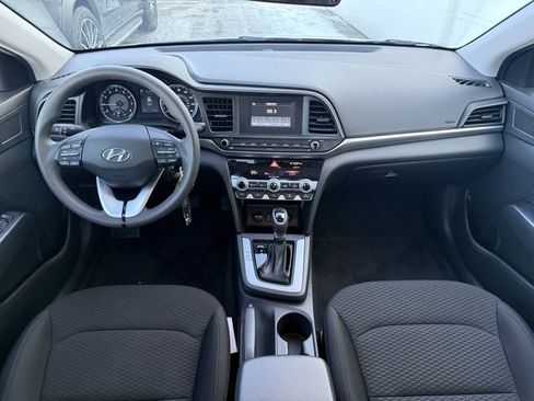 Used 2020 Hyundai Elantra SE w/ Cargo Package (C1) image 12