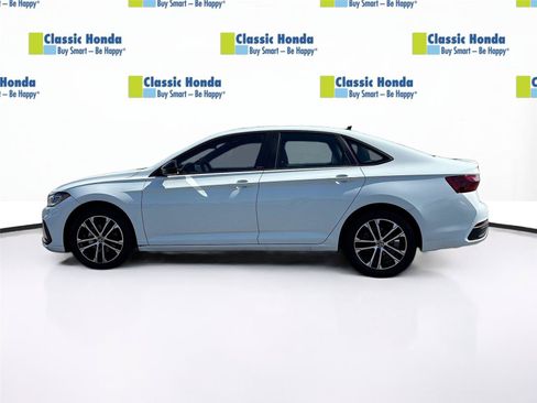 Used 2025 Volkswagen Jetta Sport FWD image 4