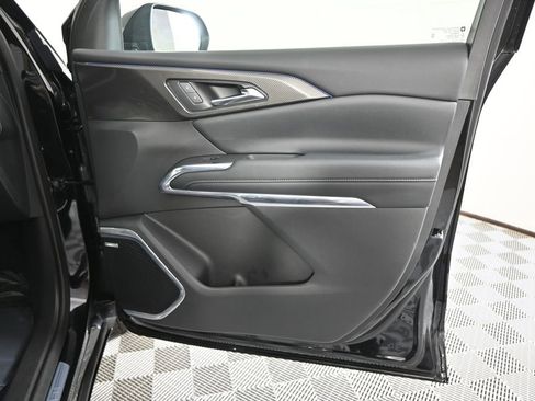 Used 2025 Chevrolet Traverse High Country w/ LPO, Floor Liner Package AWD/4WD image 12