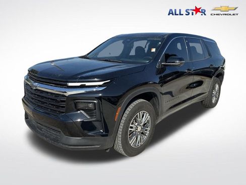 Used 2024 Chevrolet Traverse LS FWD image 1