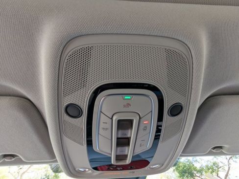 Used 2022 Audi Q8 Premium Plus w/ Premium Plus Package image 17