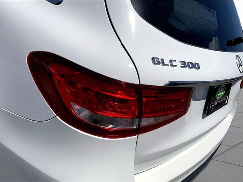 Used 2018 Mercedes-Benz GLC 300 4MATIC image 28
