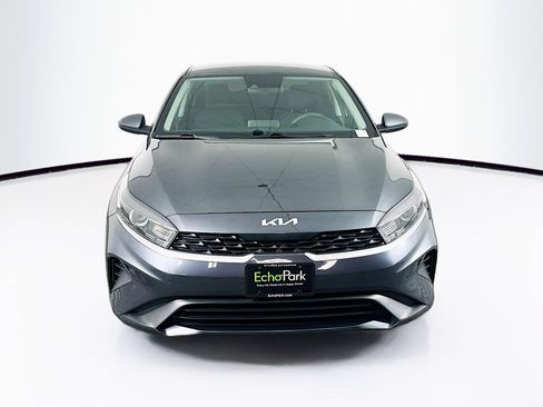 Used 2022 Kia Forte LXS FWD image 2