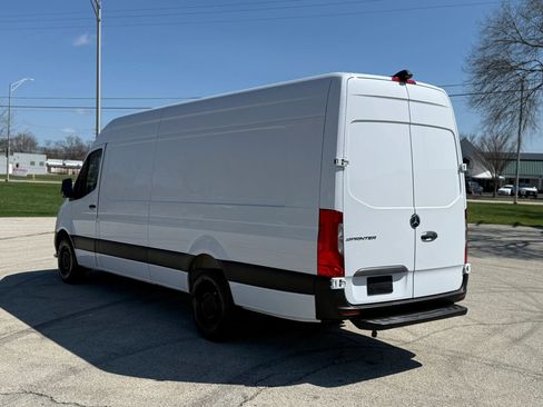 Used 2019 Mercedes-Benz Sprinter 170 Cargo image 6