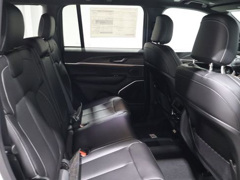 New 2026 Jeep Grand Cherokee Limited image 13