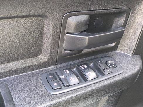 Used 2018 RAM 2500 Tradesman w/ Chrome Appearance Group image 18