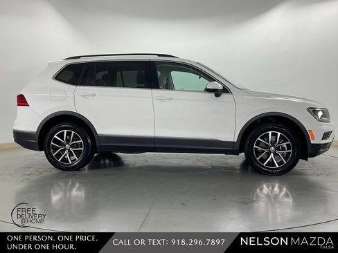 Used 2021 Volkswagen Tiguan SE w/ Panoramic Sunroof Package image 5