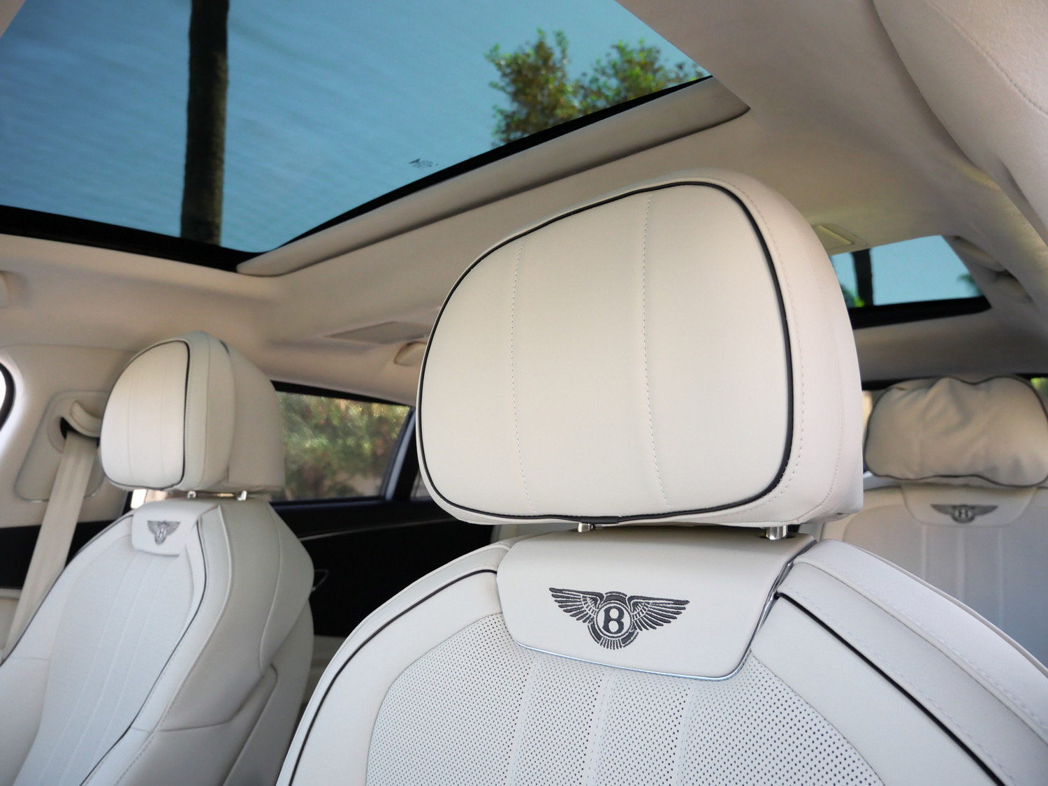 Used 2023 Bentley Flying Spur Plug-In Hybrid AWD/4WD image 20