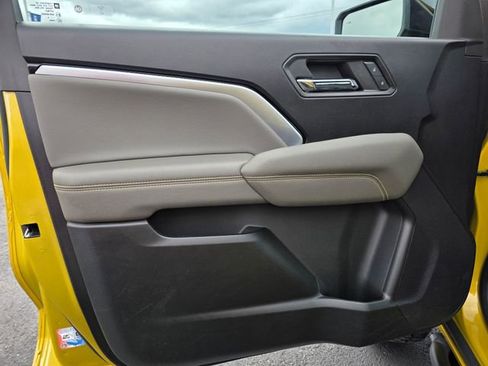 Used 2024 Chevrolet Colorado ZR2 w/ Technology Package AWD/4WD image 21