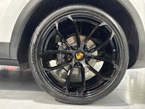 Used 2019 Porsche Cayenne image 7