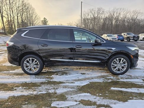 Used 2023 Buick Enclave Essence w/ Experience Buick Package image 4