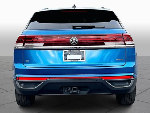 Used 2024 Volkswagen Atlas Cross Sport SE image 4