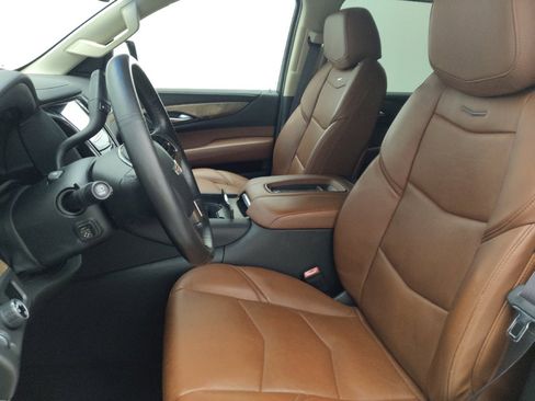 Used 2016 Cadillac Escalade ESV Premium image 17