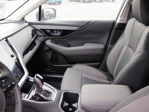 Used 2025 Subaru Outback Onyx Edition image 27