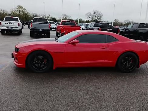 Used 2010 Chevrolet Camaro SS w/ RS Package image 4