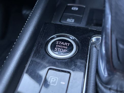 Used 2024 Nissan Kicks SR image 28