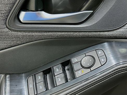 Used 2022 Nissan Rogue SV image 18