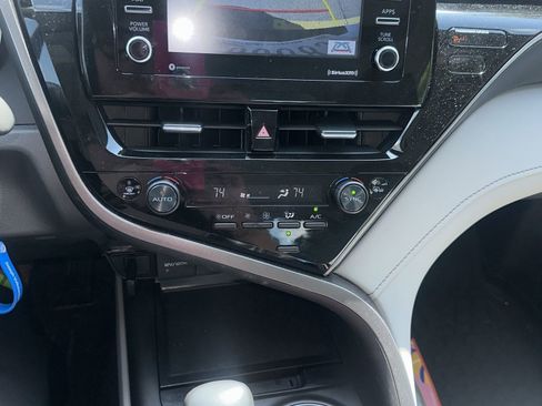 Used 2024 Toyota Camry SE w/ Cold Weather Package FWD image 3