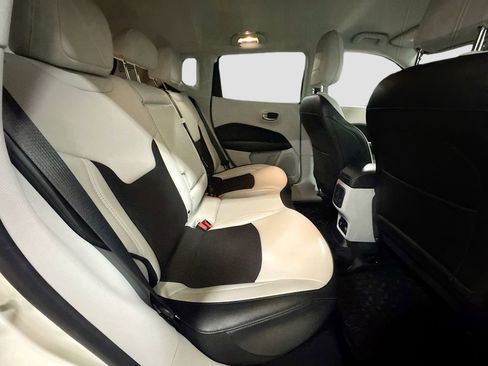 Used 2021 Jeep Compass Latitude w/ Driver Assistance Group image 29