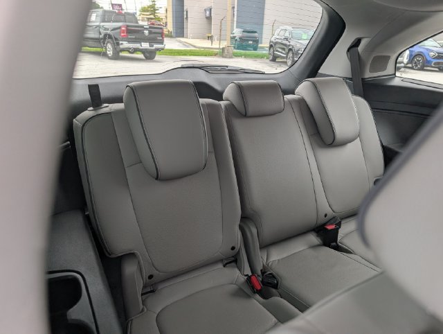 Used 2023 Honda Odyssey Elite image 12