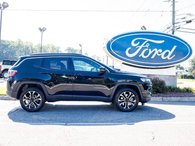 Used 2023 Jeep Compass Limited AWD/4WD image 1