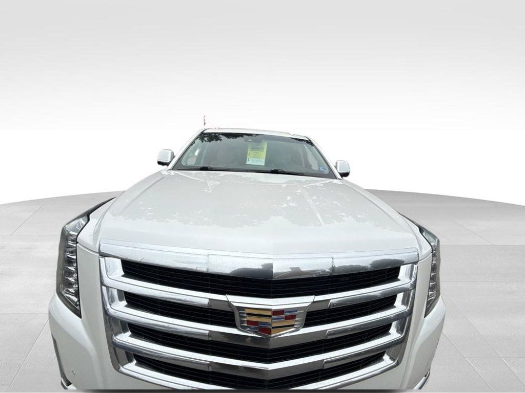 Used 2017 Cadillac Escalade Luxury AWD/4WD image 12