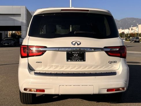 Certified 2024 INFINITI QX80 Luxe image 8