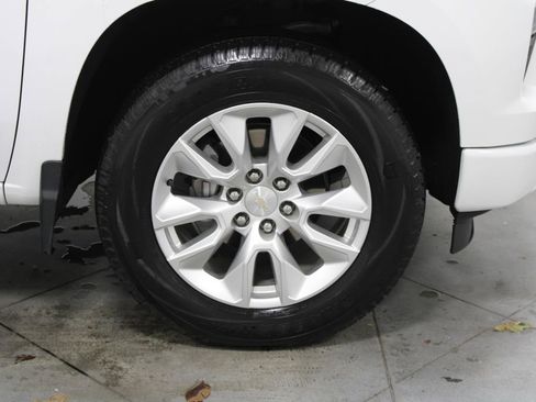 Used 2024 Chevrolet Silverado 1500 Custom image 13