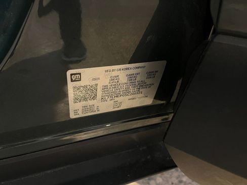 Used 2025 Chevrolet Trax LT image 28