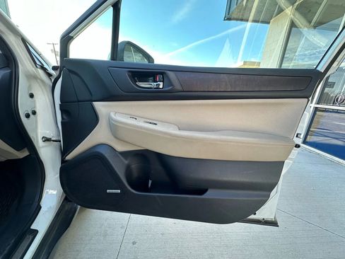 Used 2017 Subaru Outback 2.5i Limited image 27