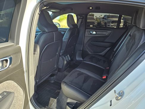Used 2024 Volvo C40 P8 Recharge Ultimate w/ Protection Package Premier AWD/4WD image 21