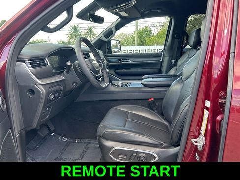 Used 2023 Jeep Wagoneer Series III w/ Preferred Equipment Group image 11